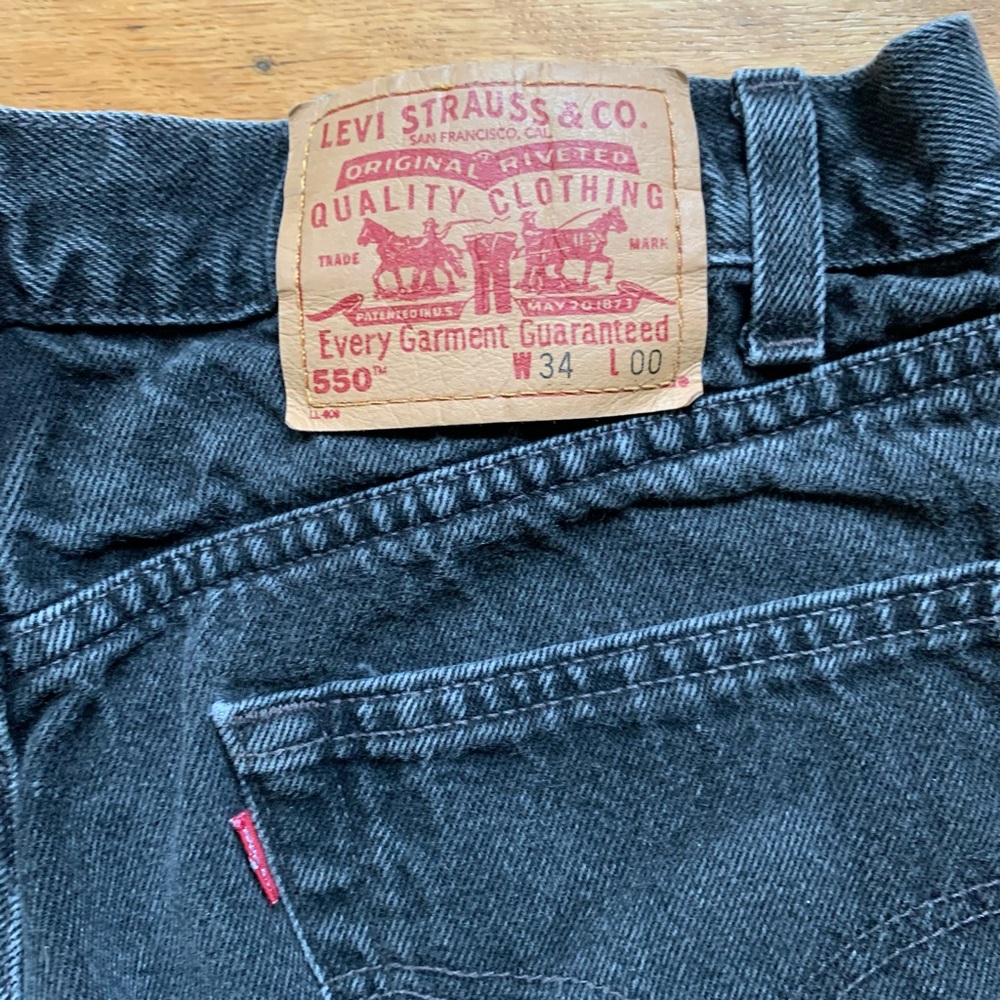 Levi’s back denim cut off shorts - Picture 3 of 4